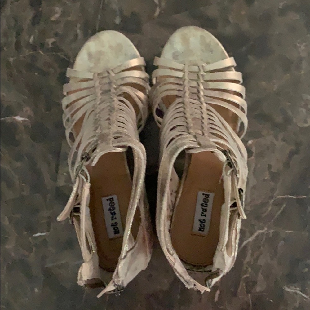 Not Rated gold heeled sandals - Picture 3 of 4